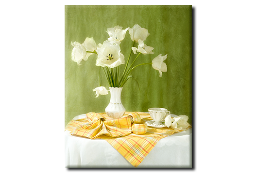 Постер на холсте Белые тюльпаны